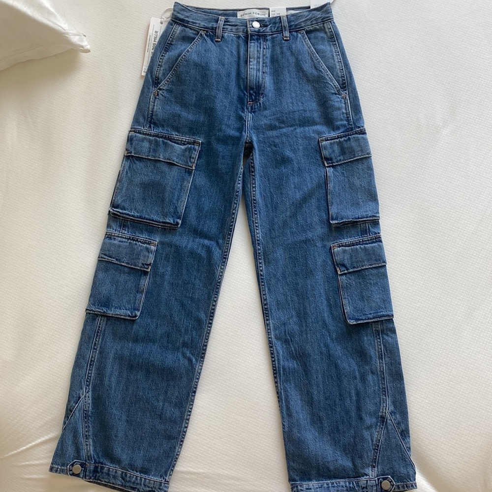 UNWORN TAGS ON Brand New Aritzia Denim Forum high rise Cargo Jean!!!!